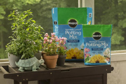 Miracle-Gro® Moisture Control® Potting Mix
